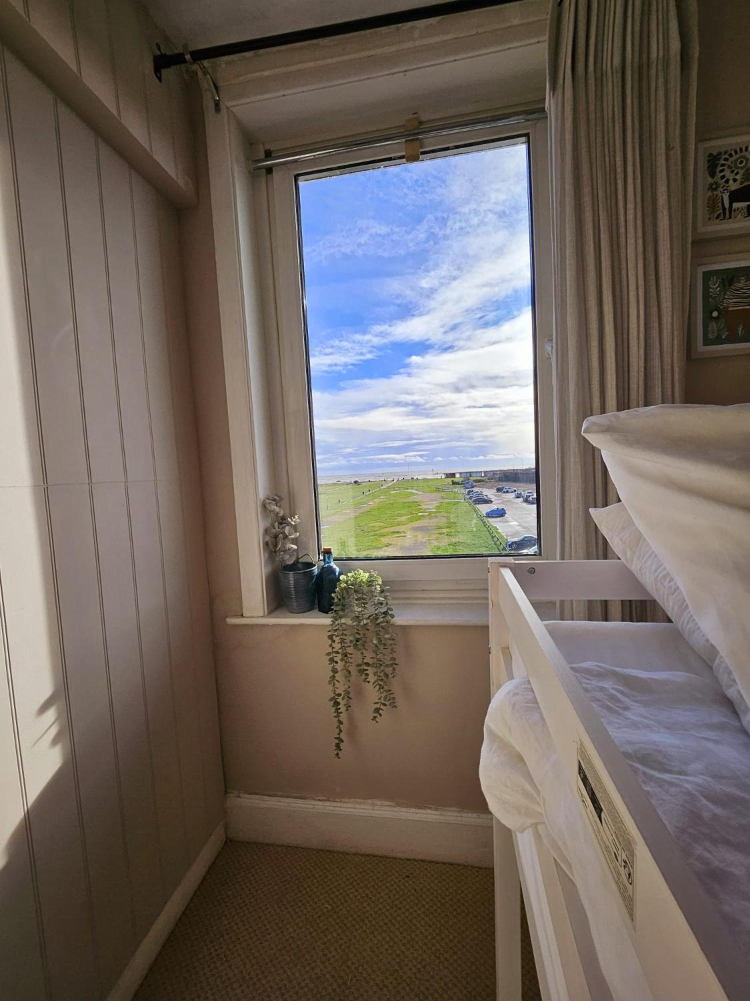 Seaview 2 Bedroom Apartment Littlehampton Zewnętrze zdjęcie