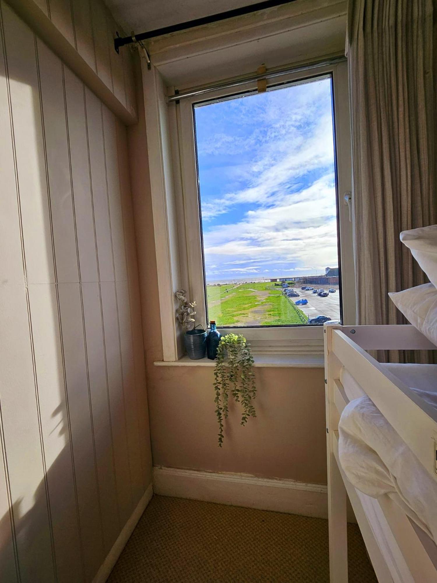Seaview 2 Bedroom Apartment Littlehampton Zewnętrze zdjęcie